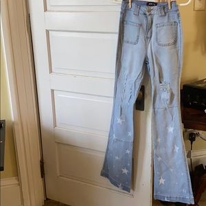 Fashion Nova. Star flare jean.